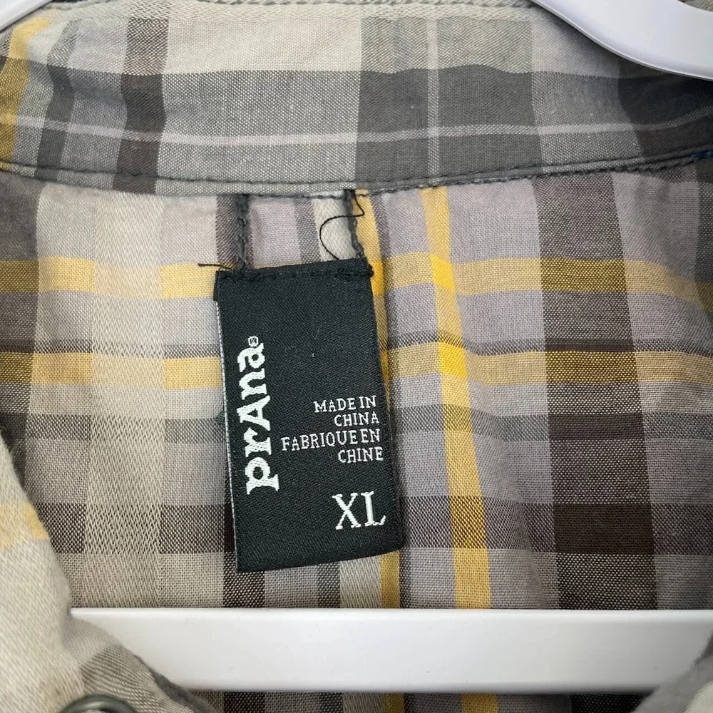 prAna Jacket Mens Size XL Rhody Reversible Black Multi Plaid Snap Button Outdoor
